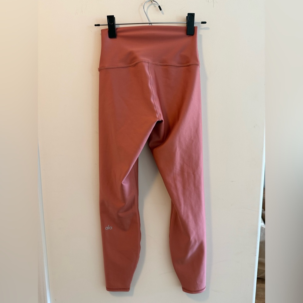 Alo 7/8 High-Waist Airlift Legging
Color: Soft Terracotta - Picture 4 of 4